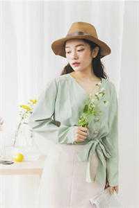 穿书成舔狗,摆烂后她们都急了!